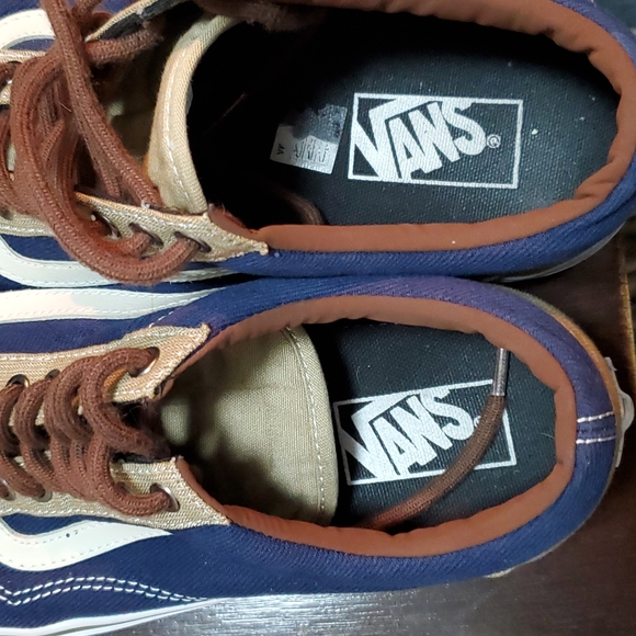 Vans shoes size 8 men or size 10 women - Picture 2 of 4